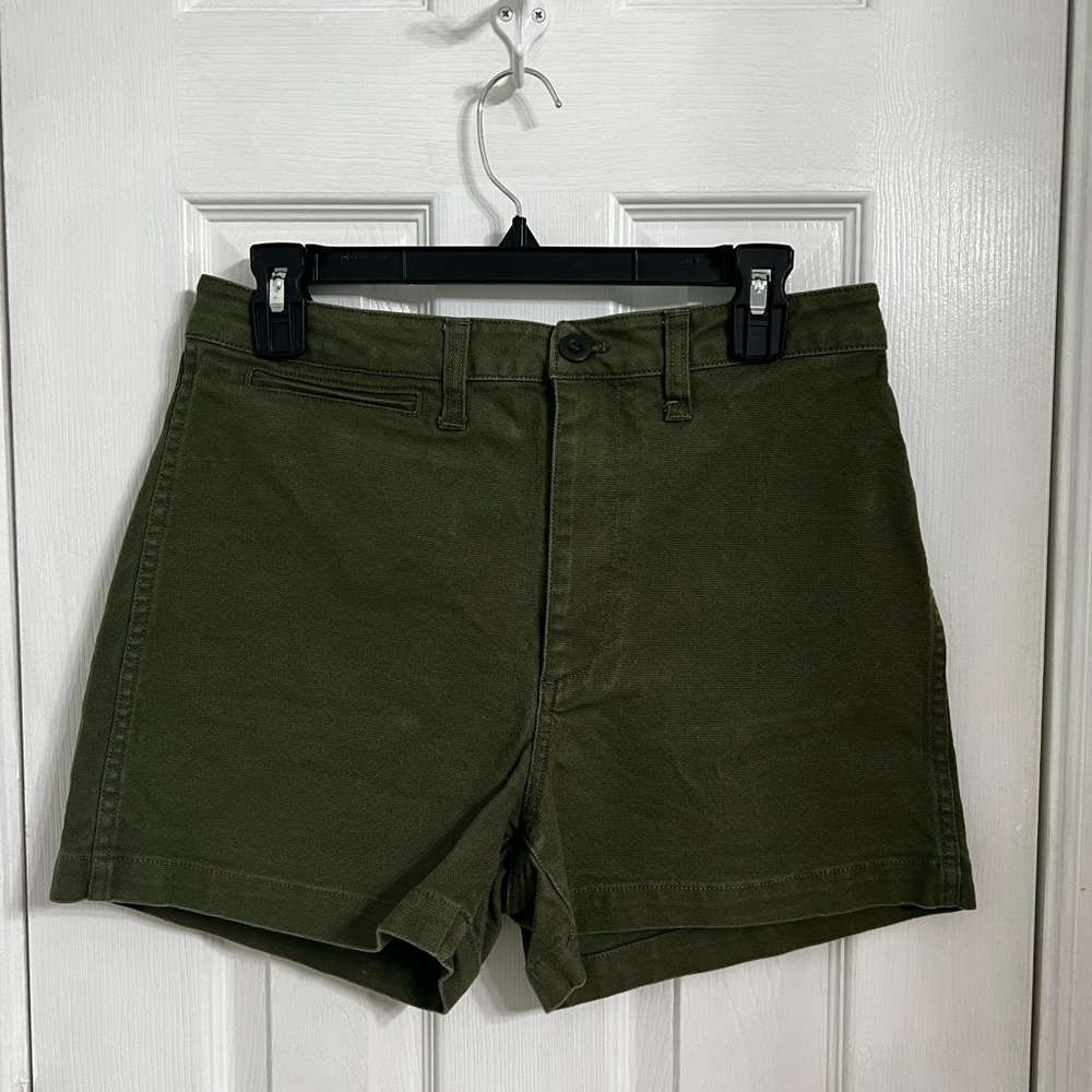 Madewell olive green shorts. Size 29.